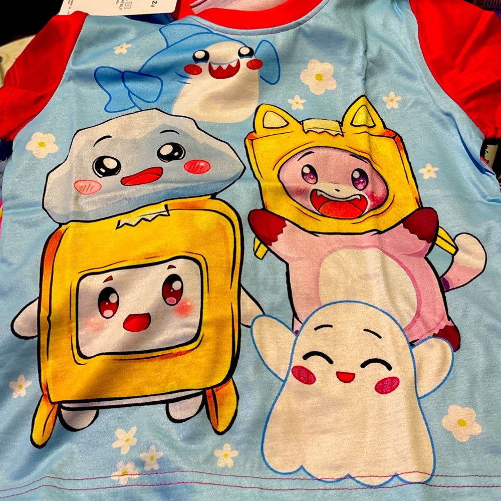 New Ling QiShiZu CLASSIC  FASHION size 120 size 5T.
